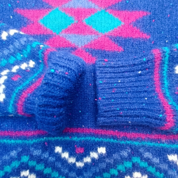 Vintage GANT The Rugger Wool Blend Sweater Navy Blue Geometric Aztec Print - Picture 7 of 10